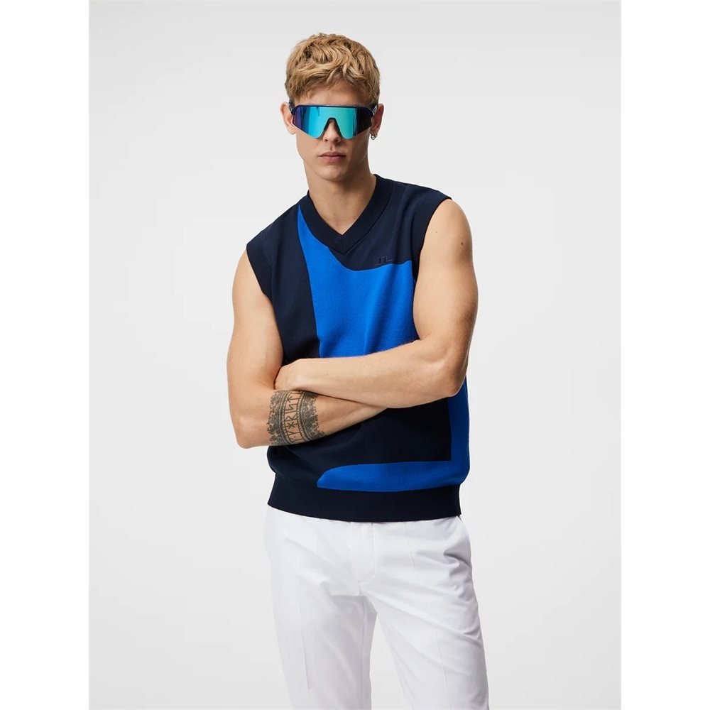 Davis Knitted V - neck Vest - Fairway Styles
