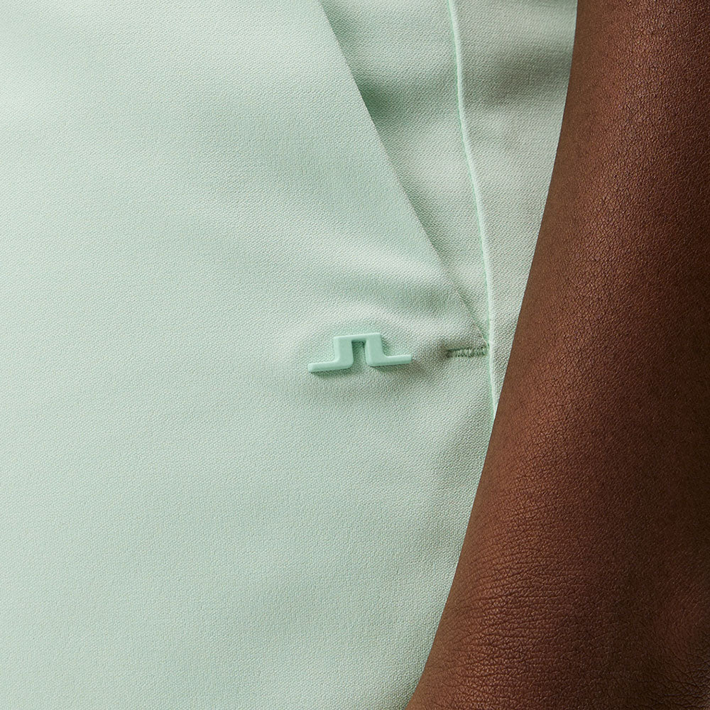 Women's Pwrshape Solid Woven (16") Skort