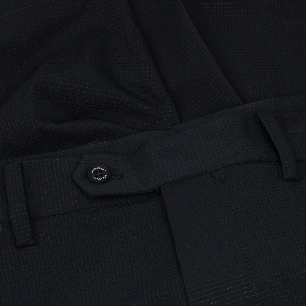 Vent Shorts